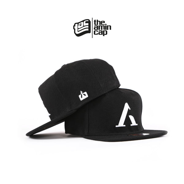 Classic Snapback Black & White